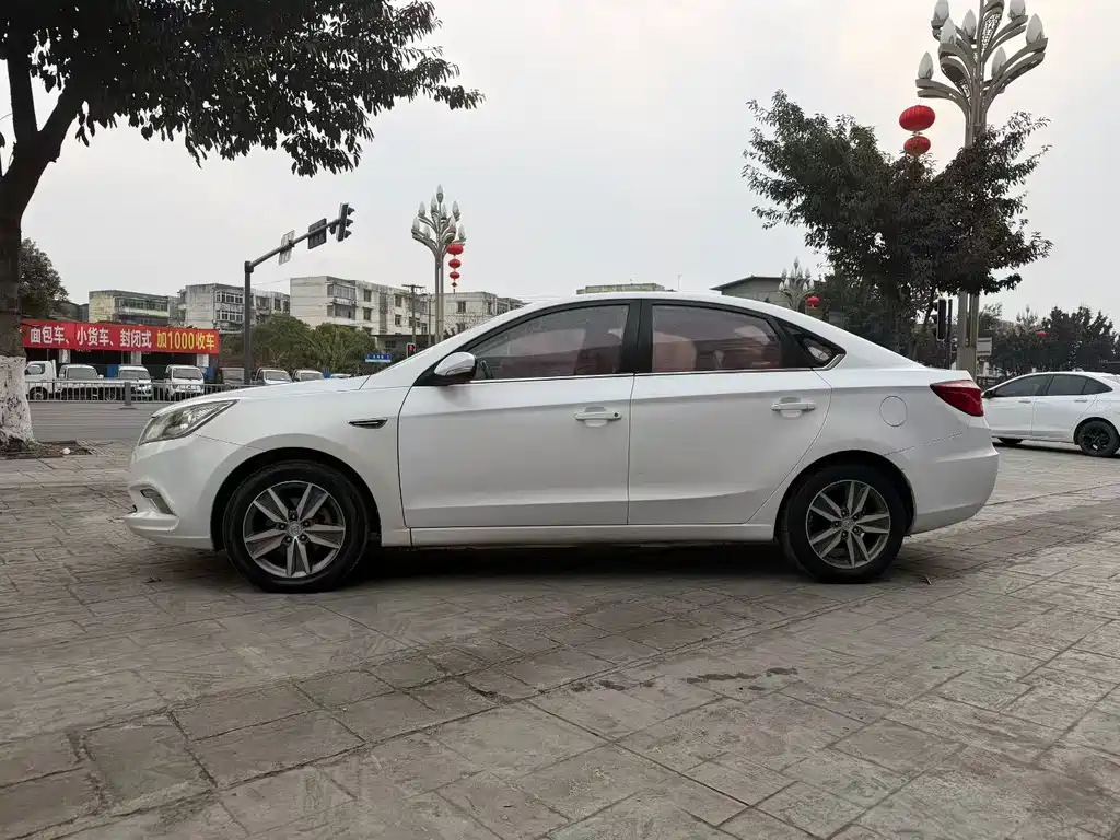 Changan Eado 2016 — фото 5