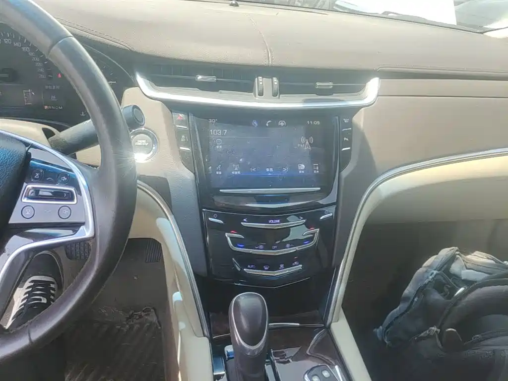 Cadillac XTS 2015 — фото 13