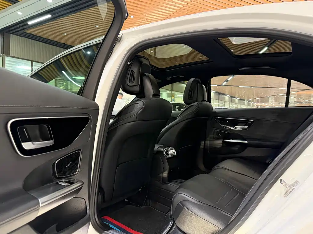 Mercedes-Benz C-Class 2022 — фото 6
