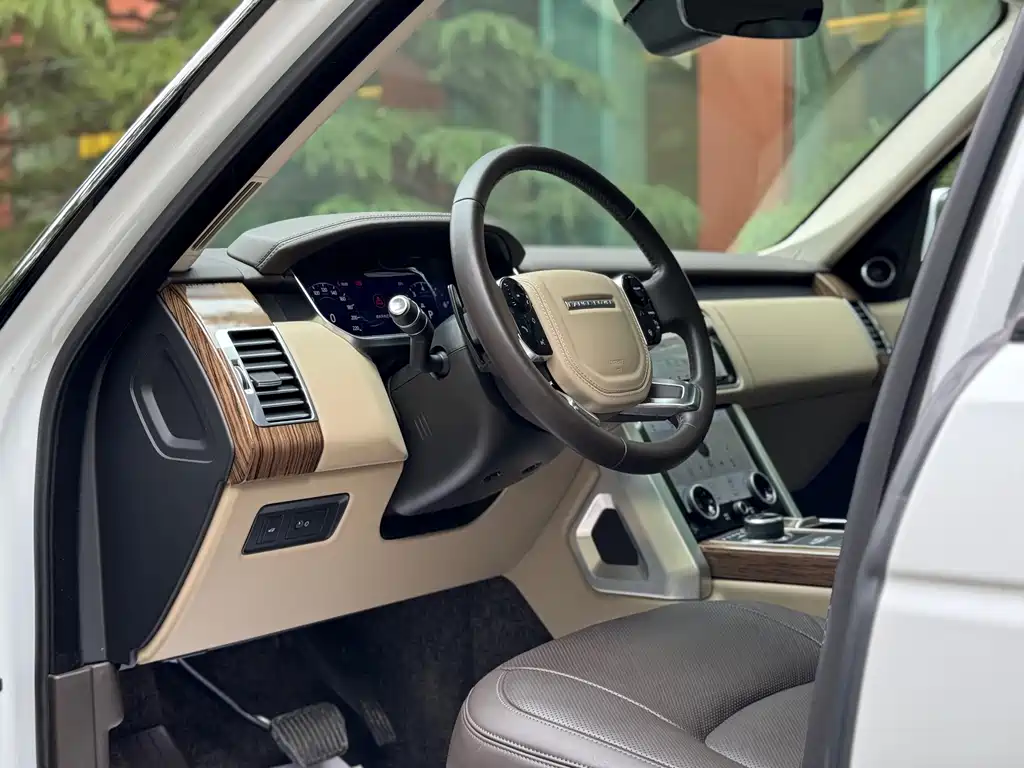 Land Rover Range Rover 2019 — фото 10