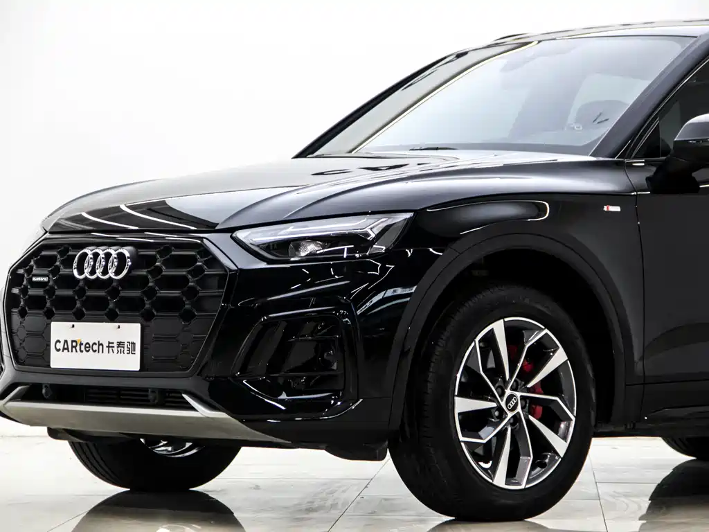 Audi Q5L 2024 — фото 17