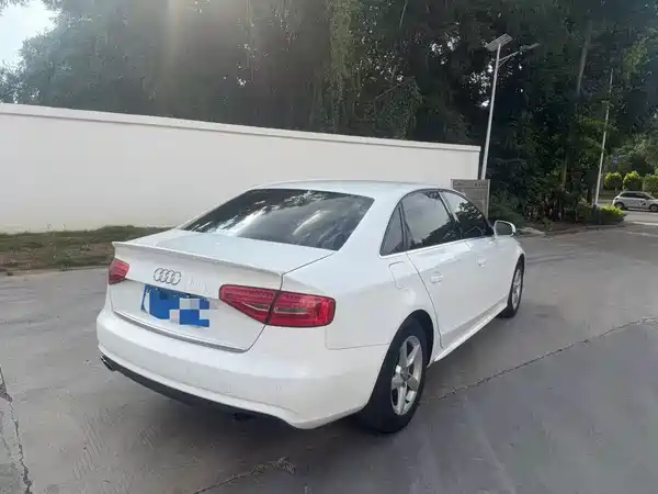 Audi A4L 2014