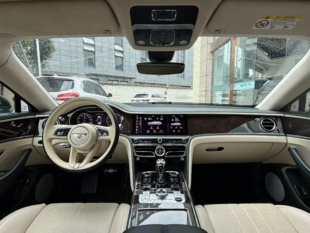 Bentley Flying Spur 2023 — фото 2