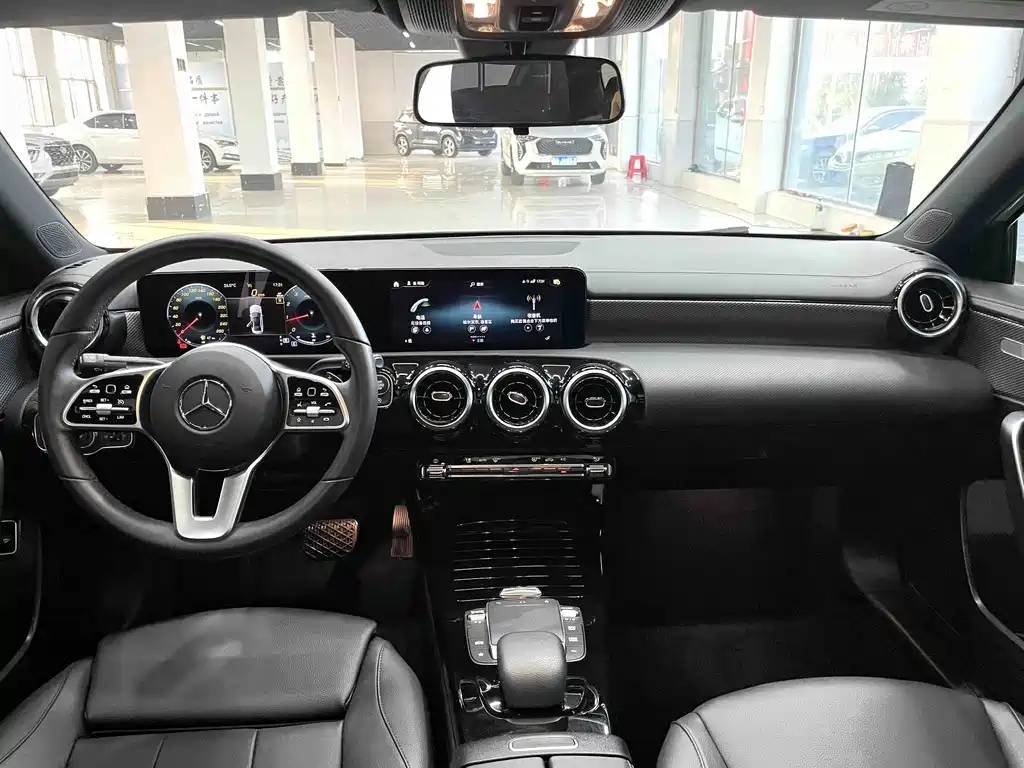 Mercedes-Benz A-Class 2023 — фото 9