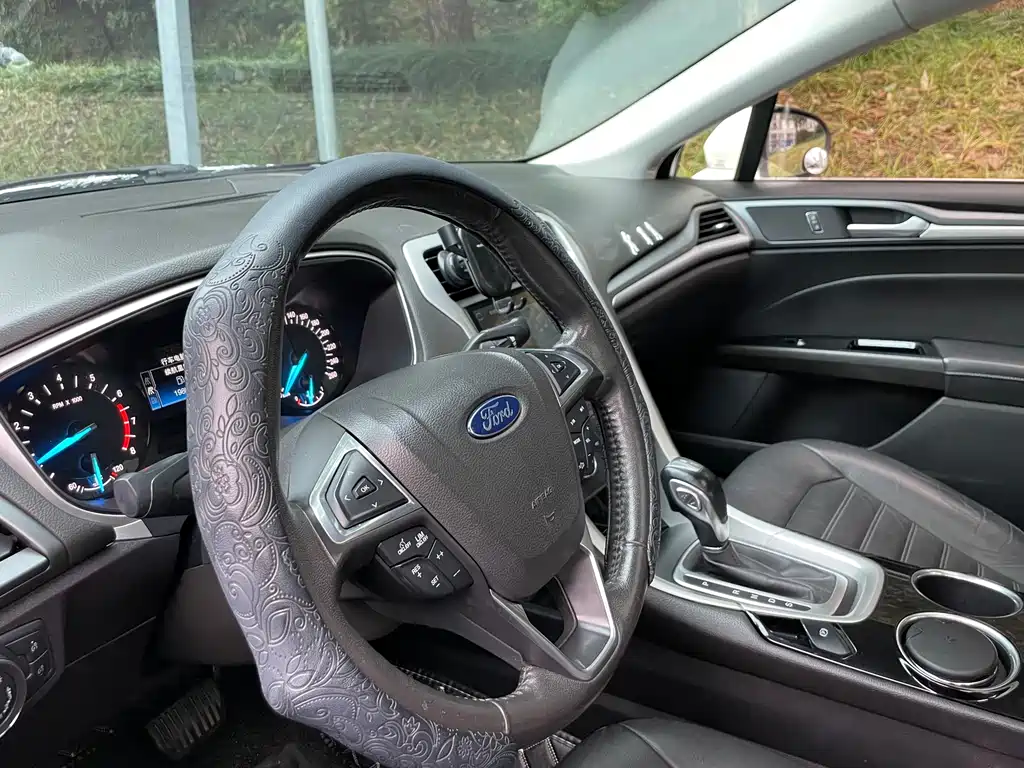 Ford Mondeo 2016 — фото 13