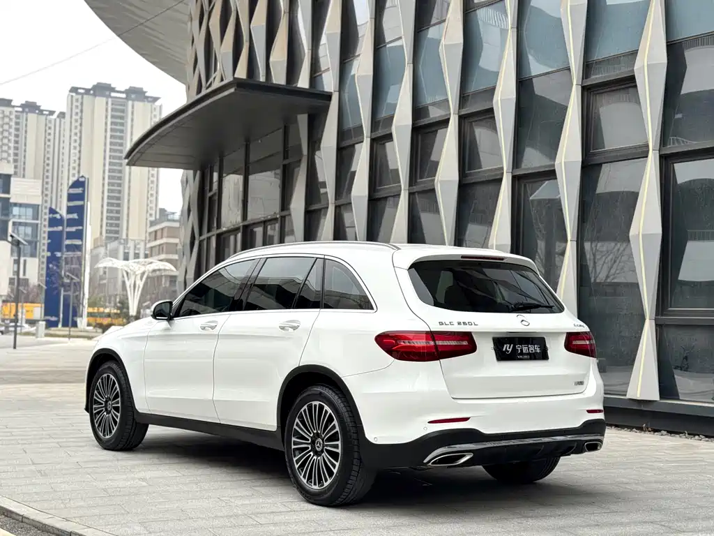 Mercedes-Benz GLC 2019 — фото 20