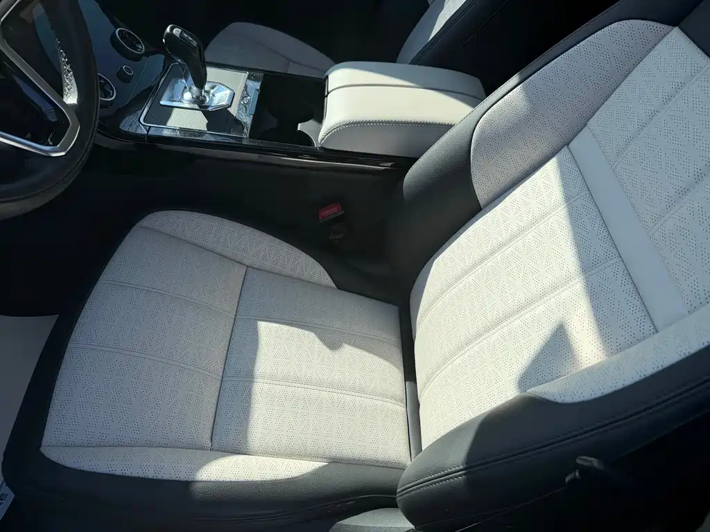 Land Rover Evoque 2021 — фото 8