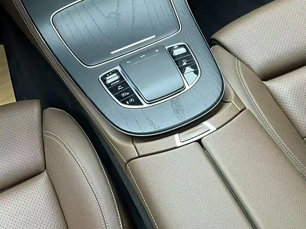 Mercedes-Benz E-Class 2022 — фото 13
