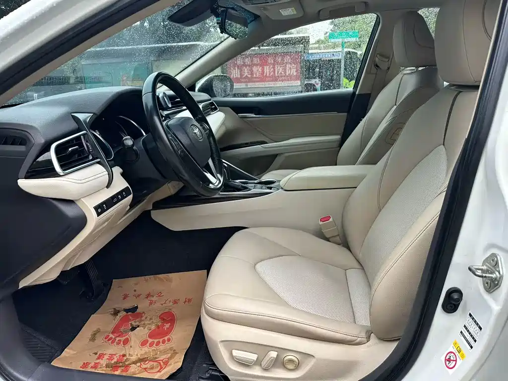 Toyota Camry 2018 — фото 3