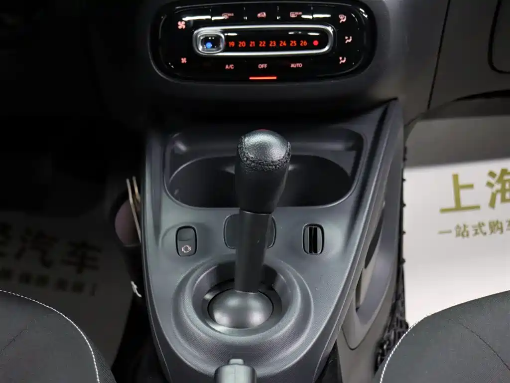 smart Fortwo 2018 — фото 20