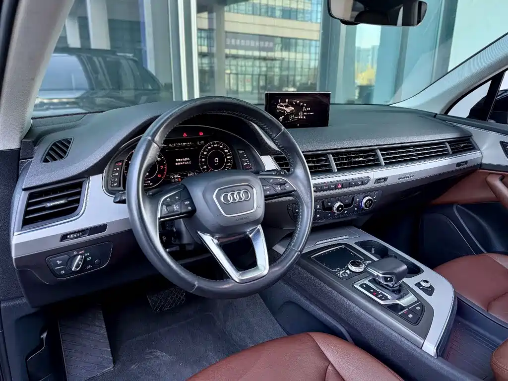 Audi Q7 2019 — фото 15