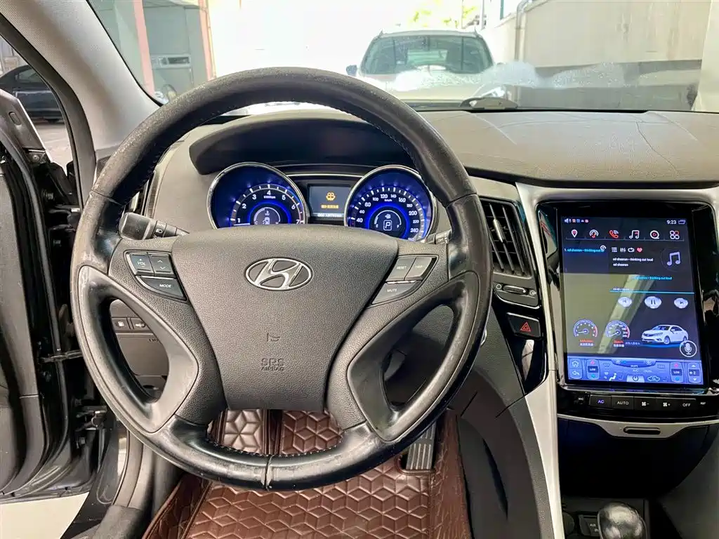 Hyundai Sonata 2013 — фото 12