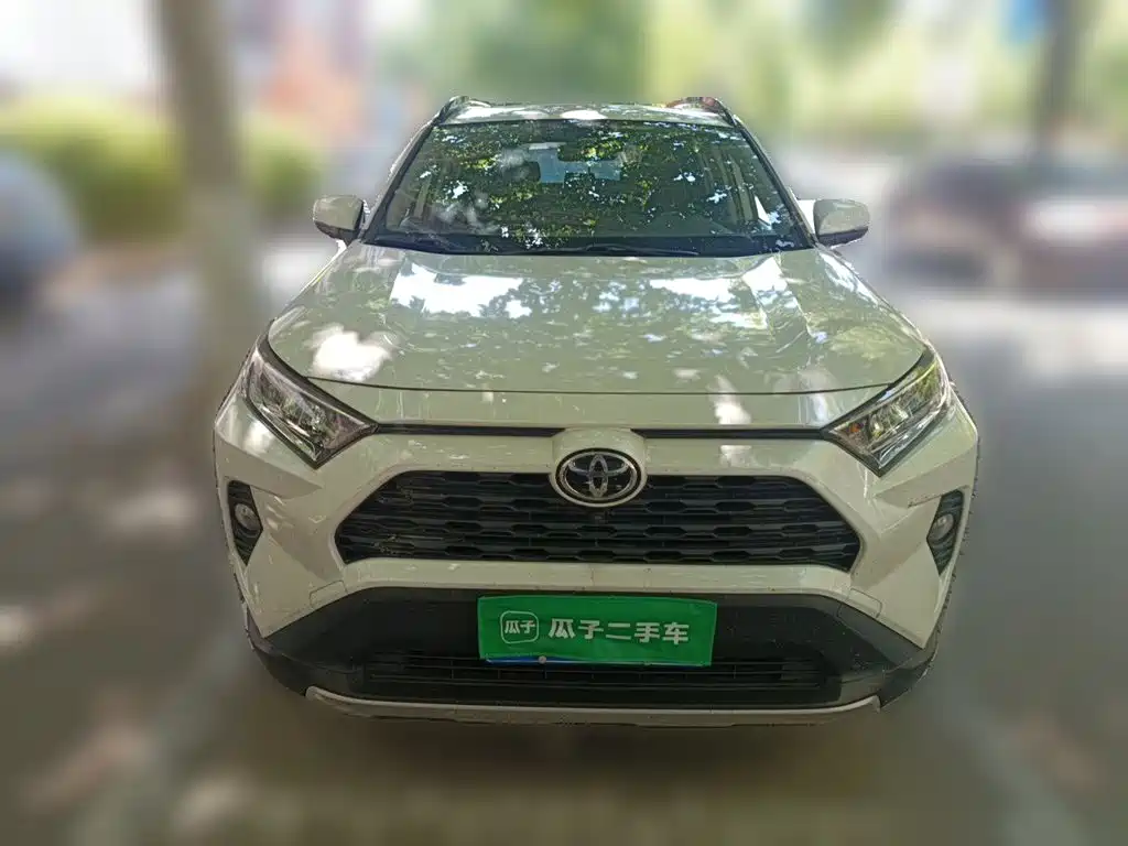 Toyota RAV4 2022 — фото 24
