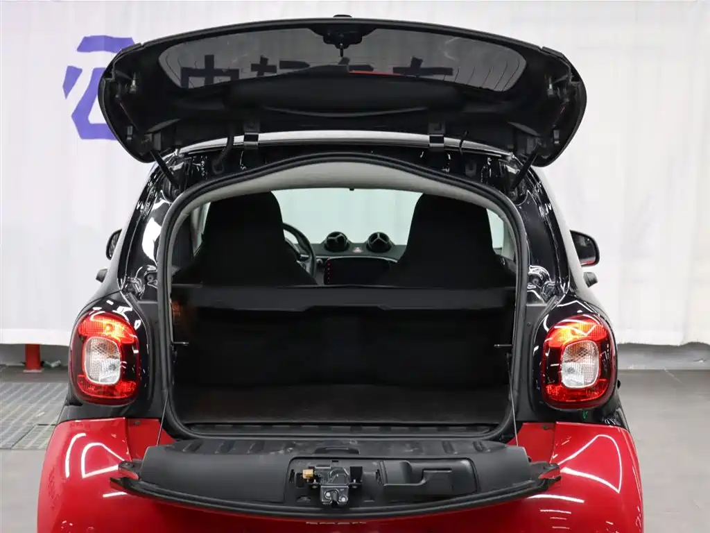 smart Fortwo 2018 — фото 23