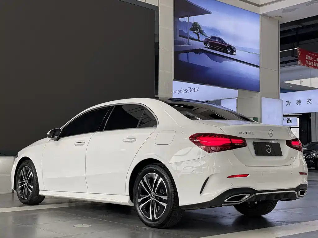 Mercedes-Benz A-Class 2024 — фото 8