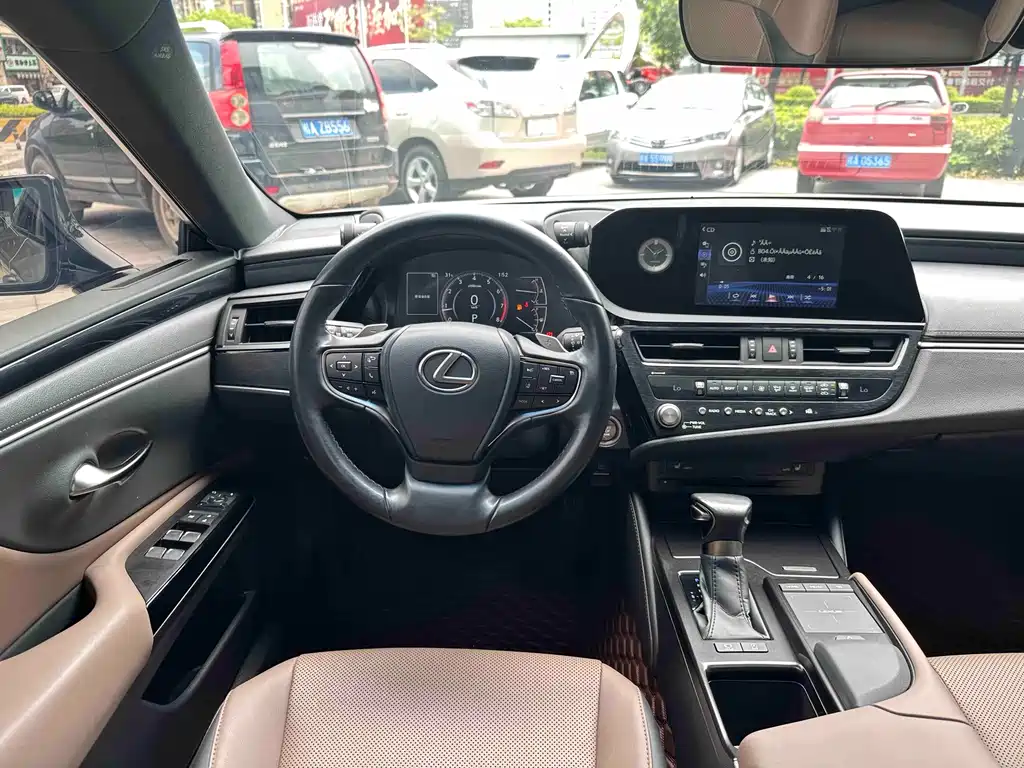 Lexus ES 2022 — фото 15