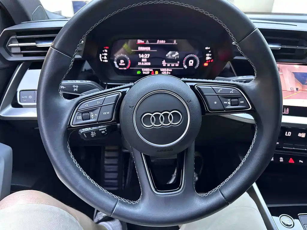 Audi A3 2023 — фото 11