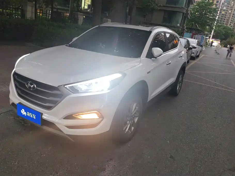 Hyundai Tucson 2017 — фото 1
