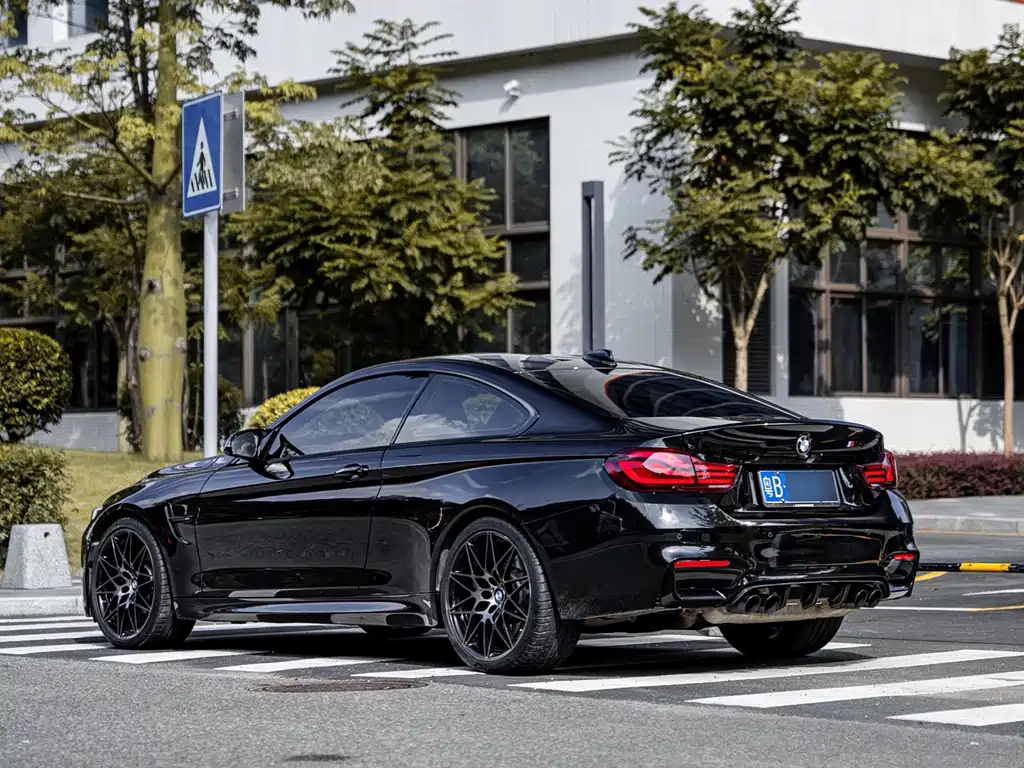 BMW M4 2019 — фото 4