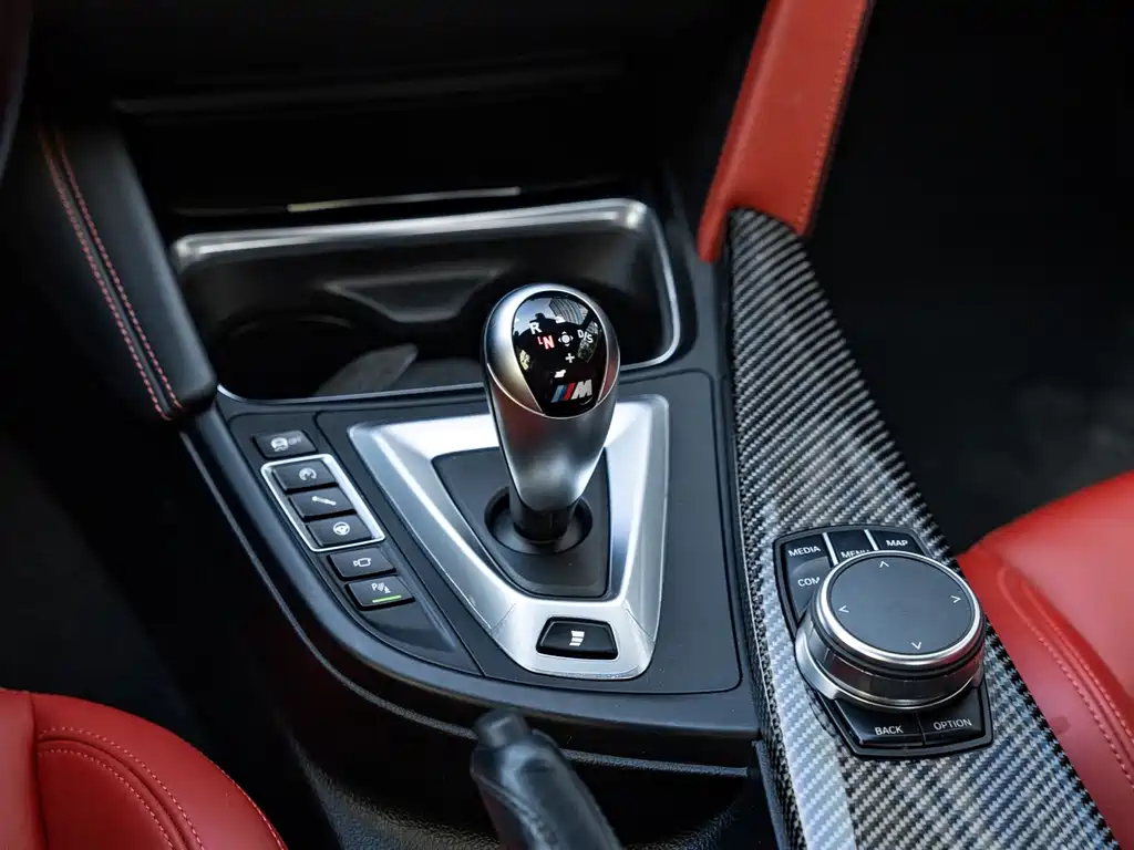 BMW M4 2019 — фото 12