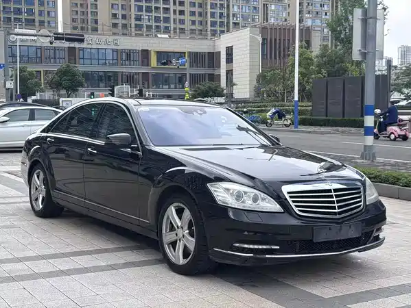 Mercedes-Benz S-Class 2010