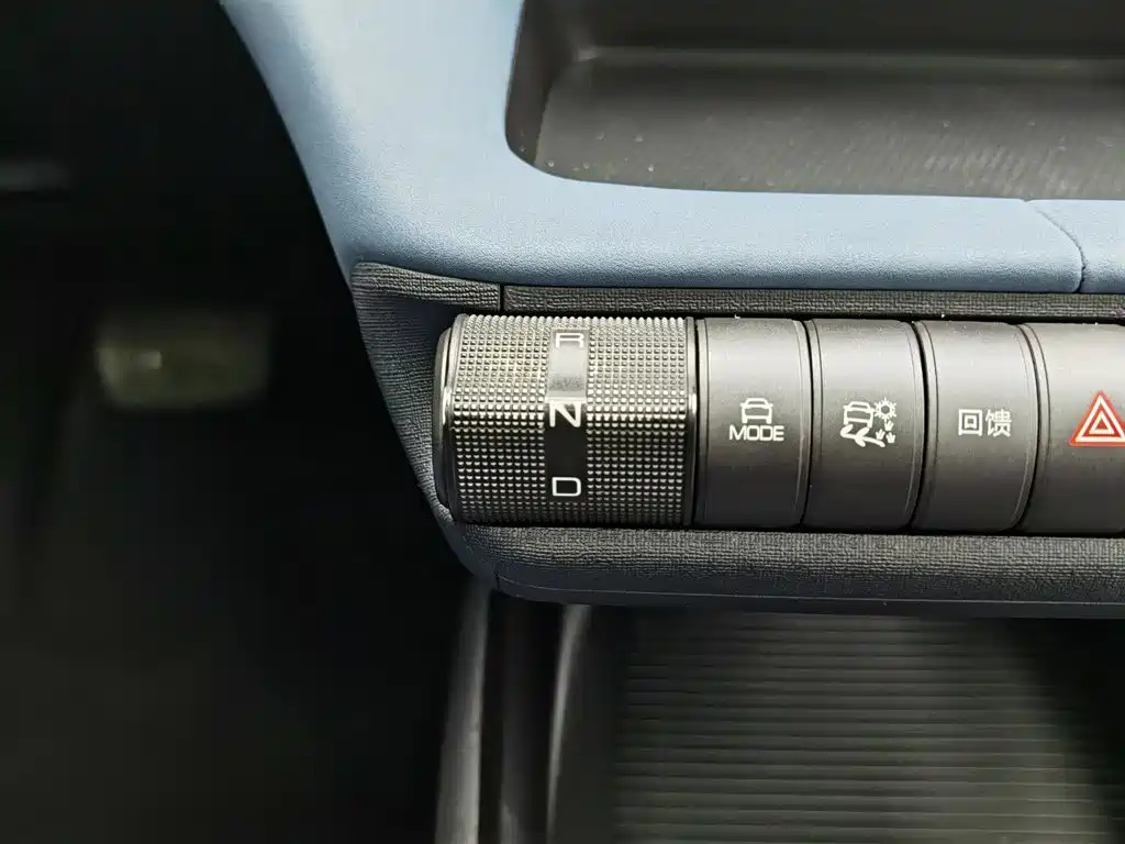 BYD Dolphin 2022 — фото 13