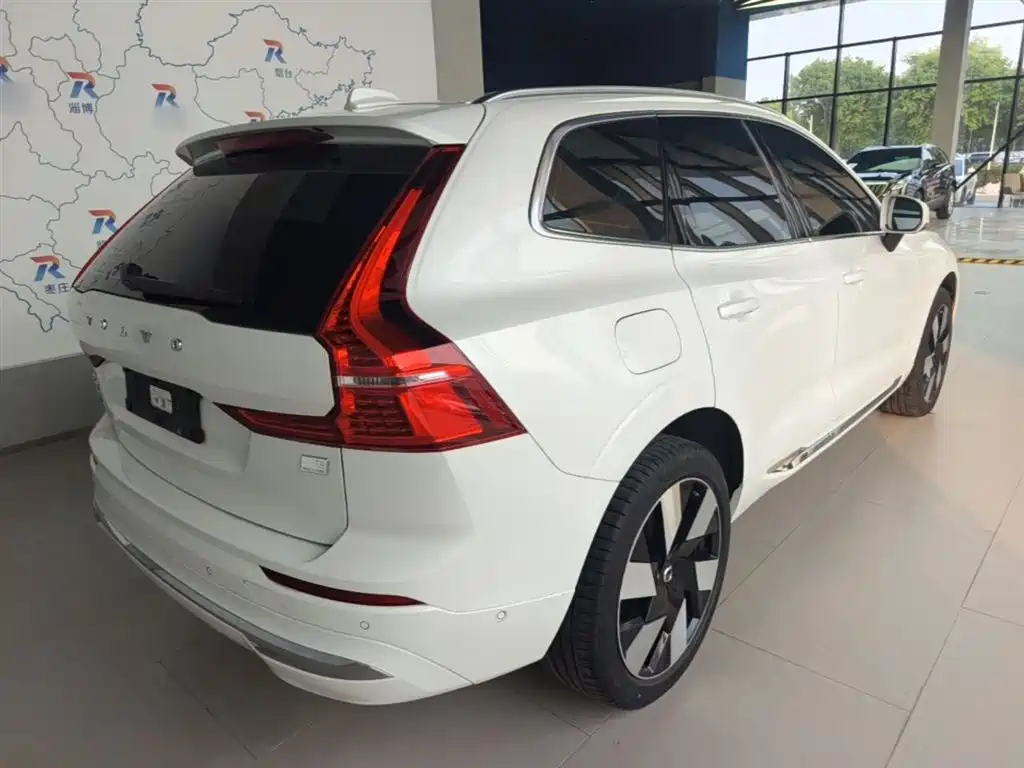 Volvo XC60 PHEV 2024 — фото 7