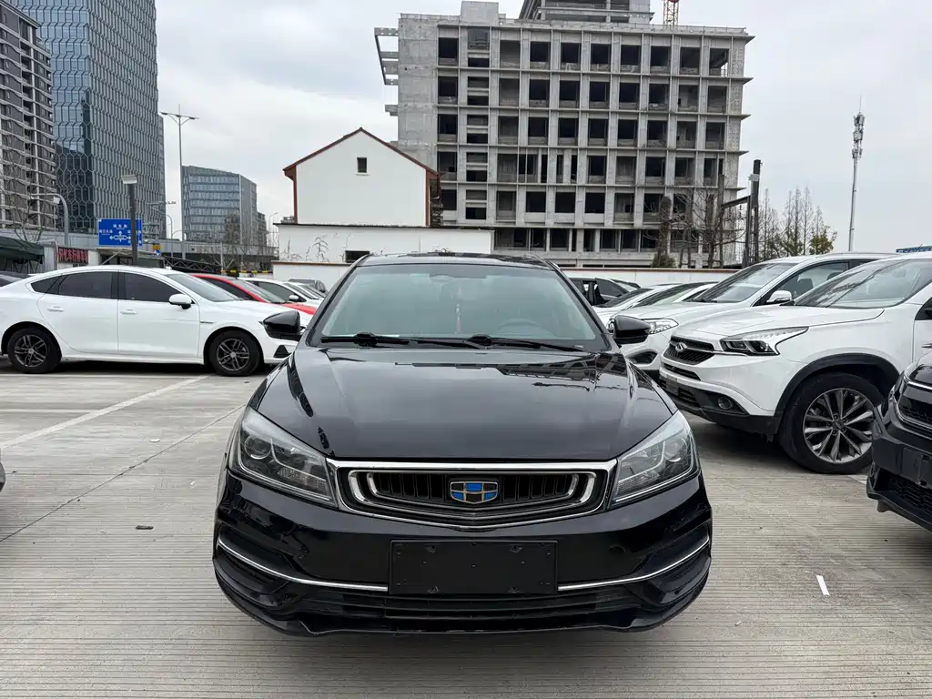Geely Emgrand 2018 — фото 1