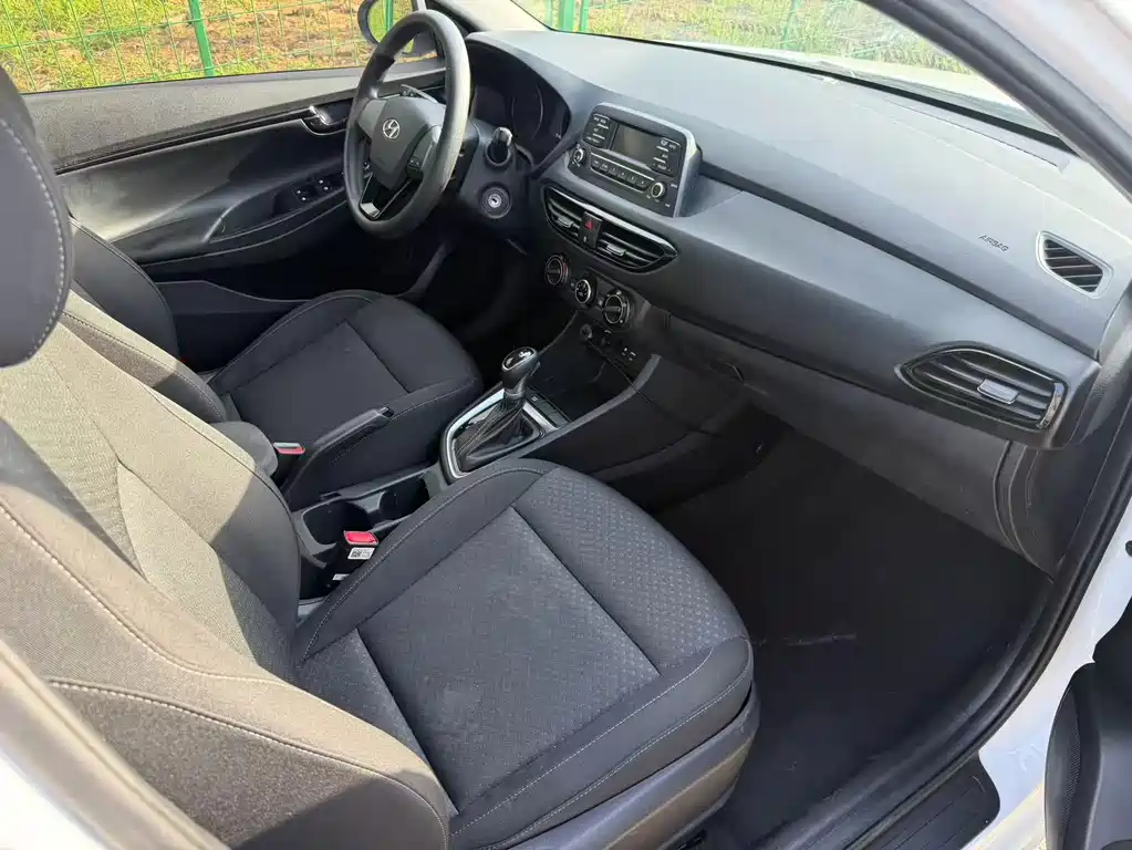 Hyundai Elantra 2019 — фото 11
