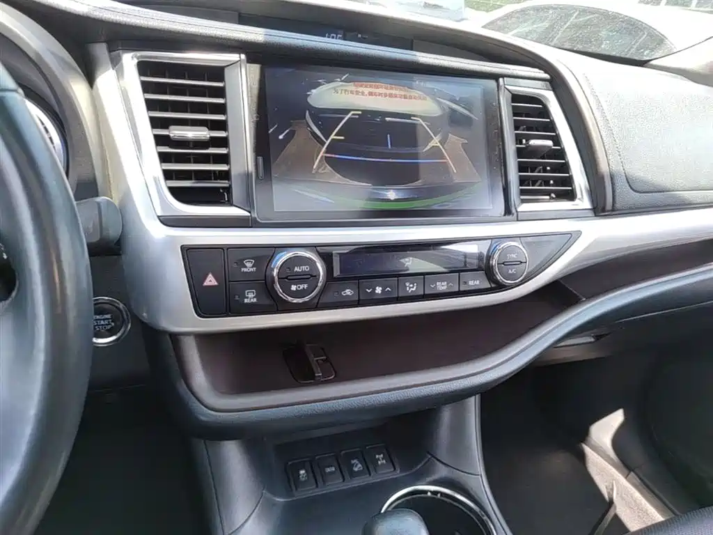 Toyota Highlander 2021 — фото 13