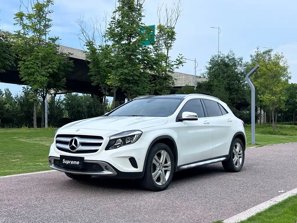 Mercedes-Benz GLA 2016