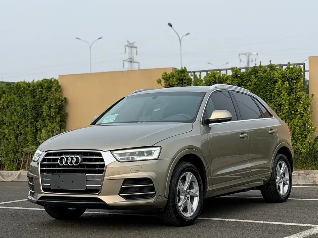 Audi Q3 2018 — фото 1