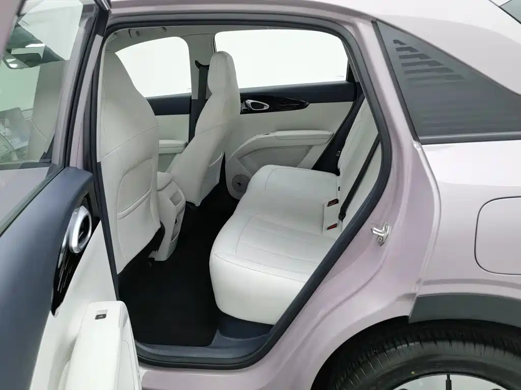 Geely Galaxy Starwish 2025 — фото 15