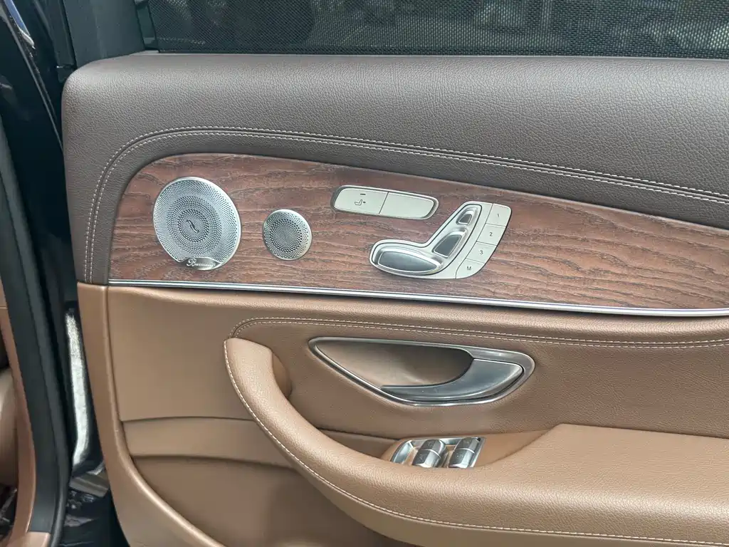 Mercedes-Benz E-Class 2020 — фото 13