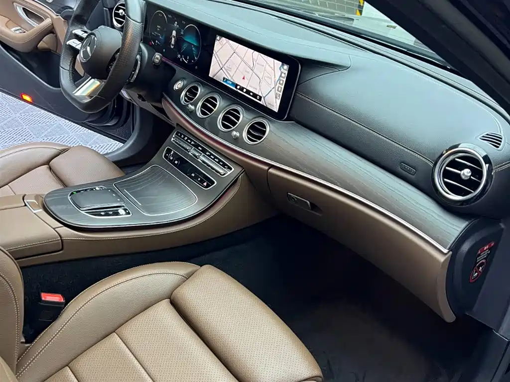 Mercedes-Benz E-Class 2022 — фото 9
