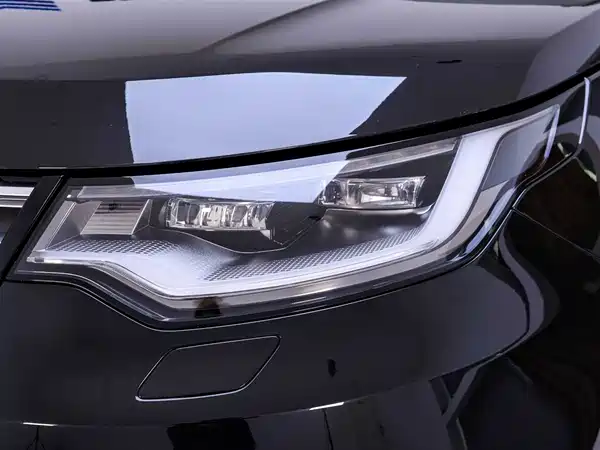 Land Rover Discovery 2024