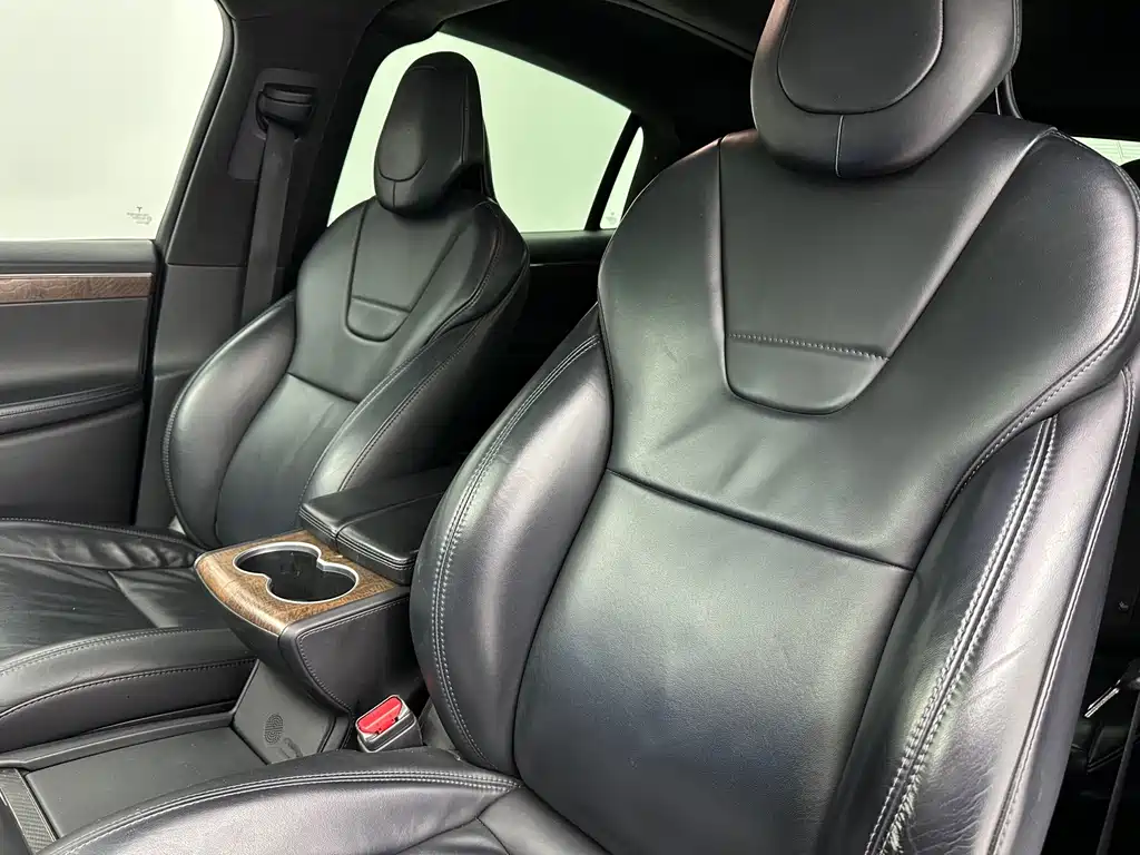 Tesla Model X 2017 — фото 36