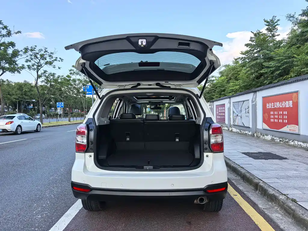 Subaru Forester 2015 — фото 16