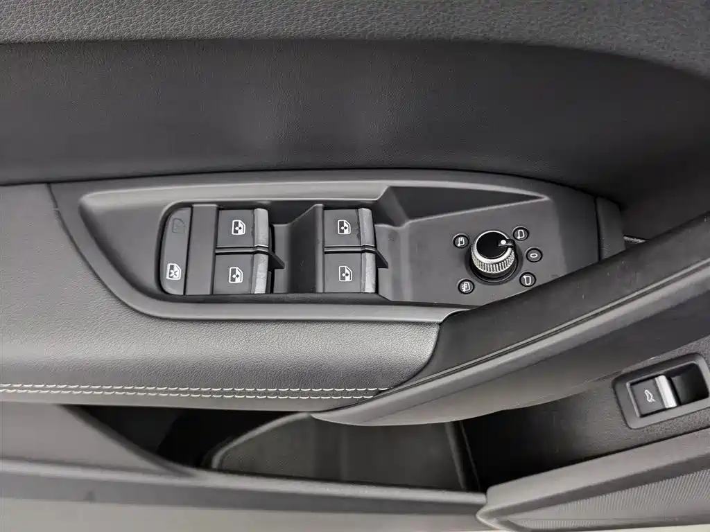Audi Q5L 2022 — фото 9