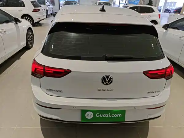 Volkswagen Golf 2024