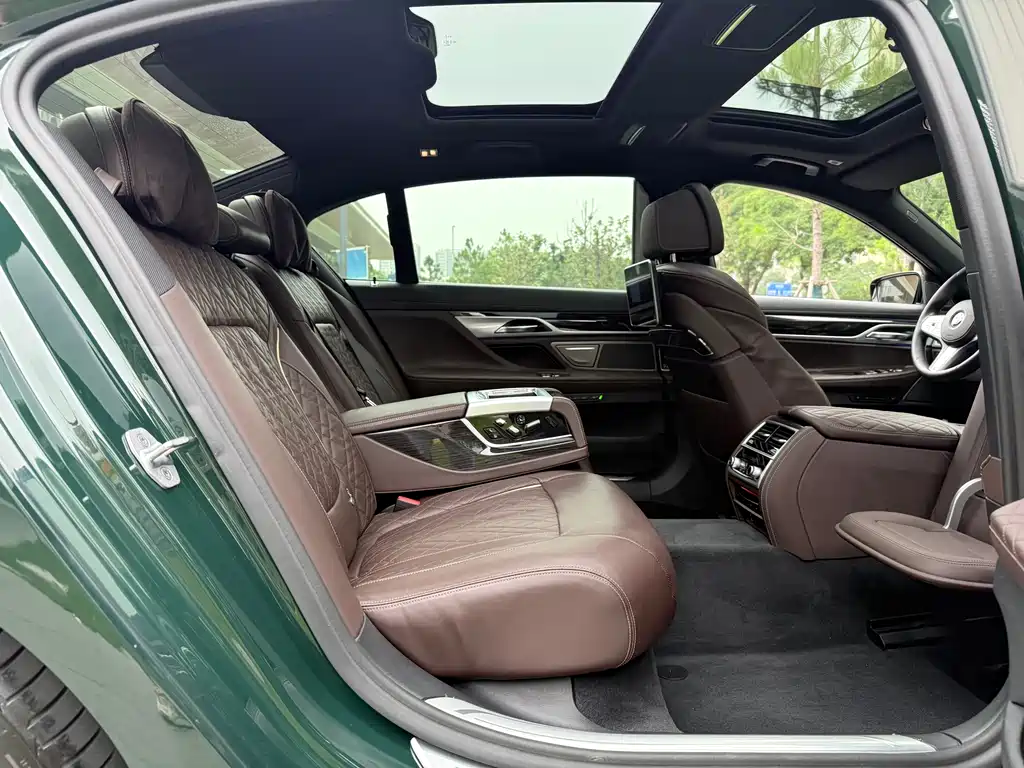 BMW 7 Series 2020 — фото 10
