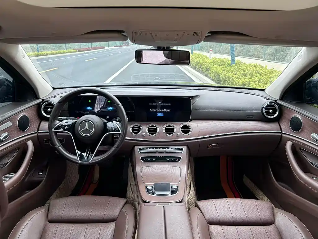 Mercedes-Benz E-Class 2022 — фото 6