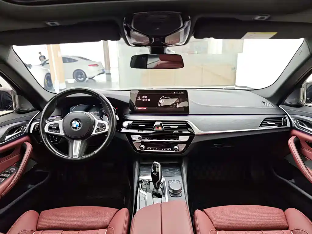 BMW 5 Series 2021 — фото 12