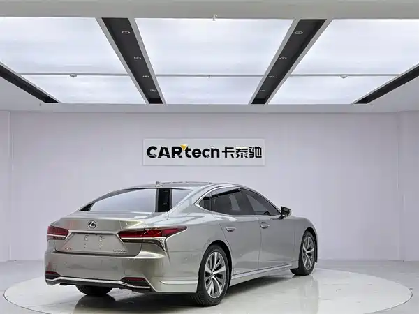 Lexus LS 2020