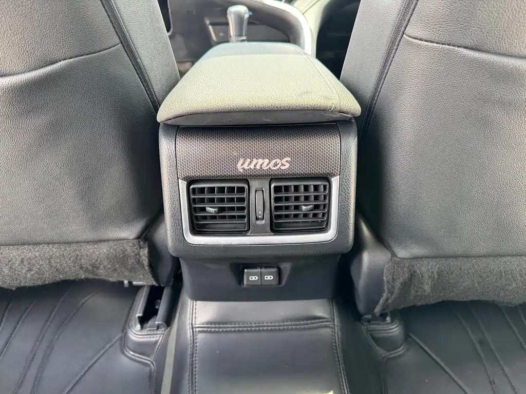 Toyota Camry 2023 — фото 17
