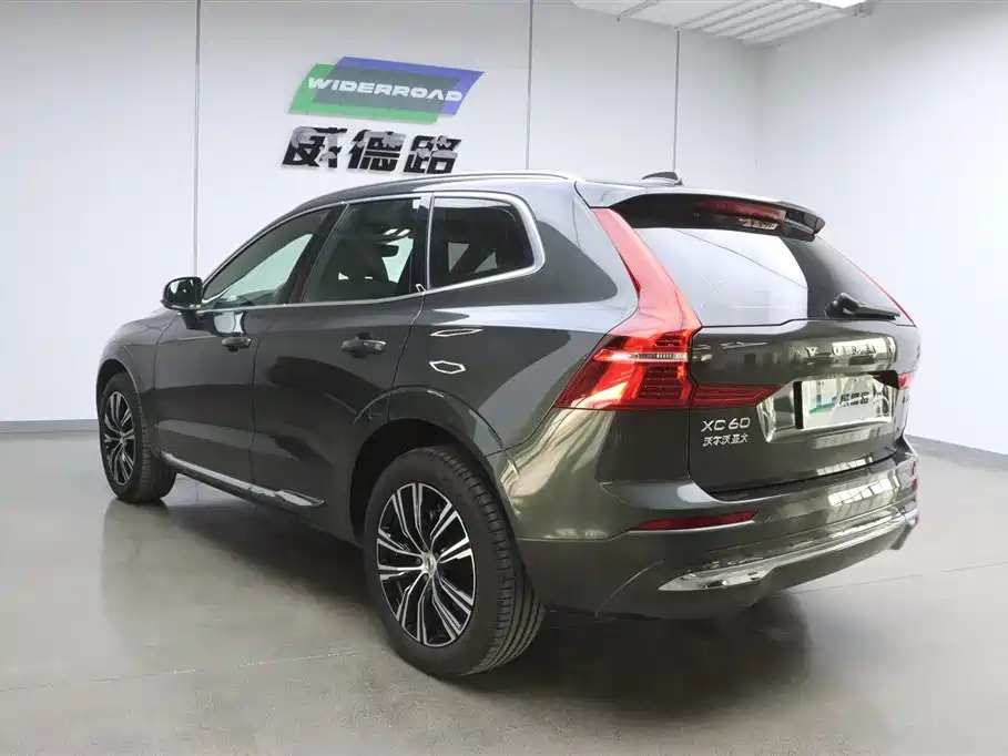 Volvo XC60 2021 — фото 6