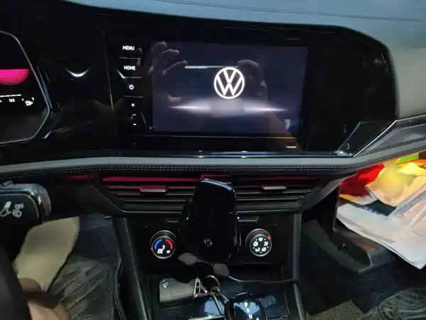 Volkswagen Sagitar 2021