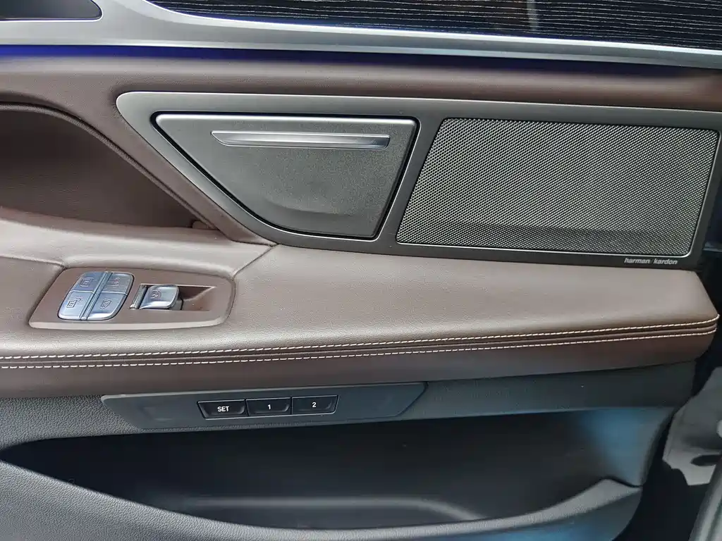 BMW 7 Series 2021 — фото 13