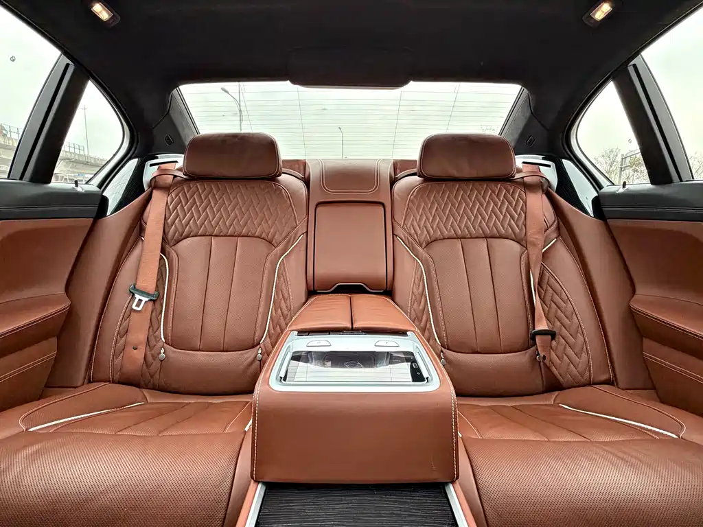 BMW 7 Series 2019 — фото 12