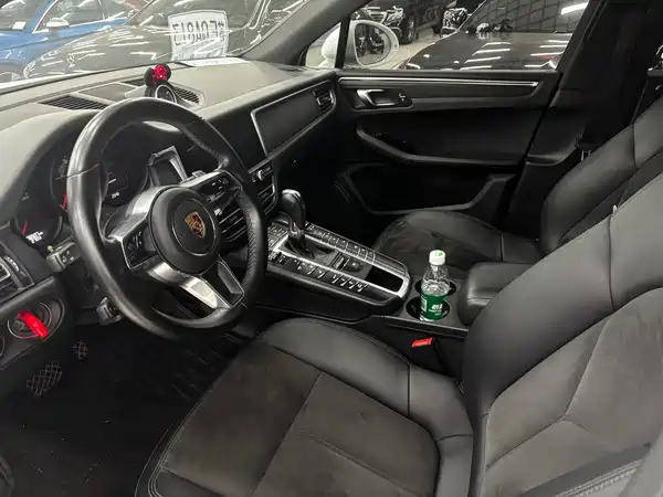 Porsche Macan 2020
